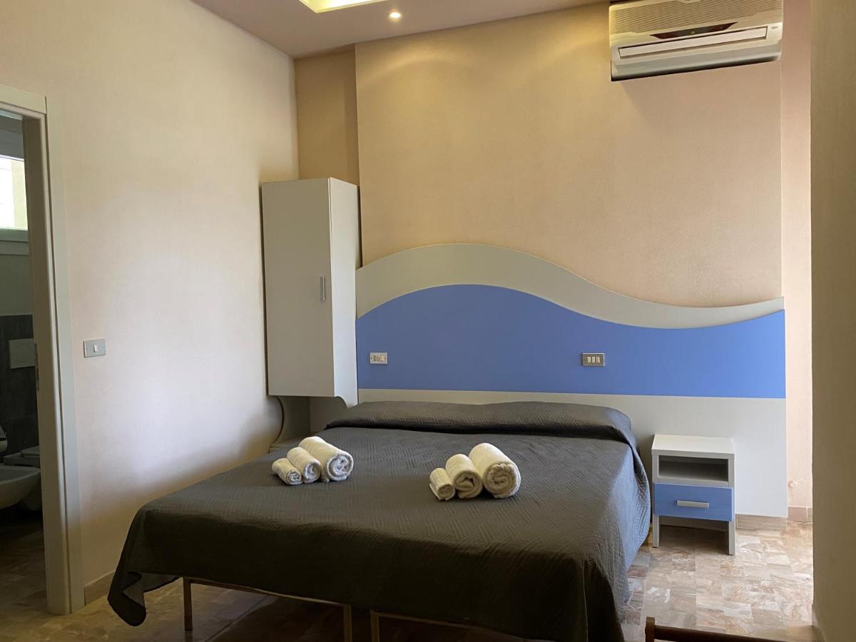 Hotel Moderno - Bed & Breakfast Cervia Exteriör bild