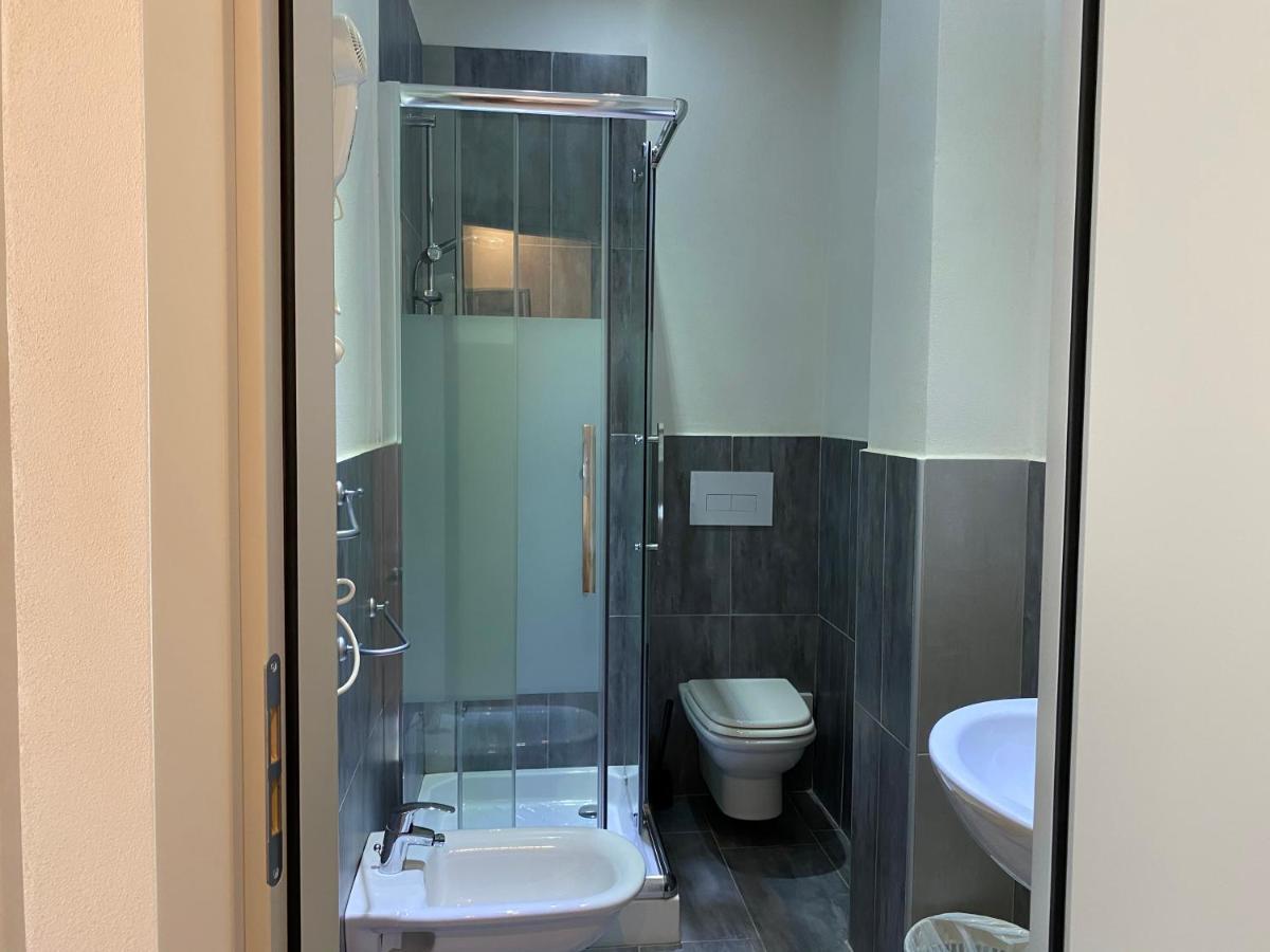 Hotel Moderno - Bed & Breakfast Cervia Exteriör bild