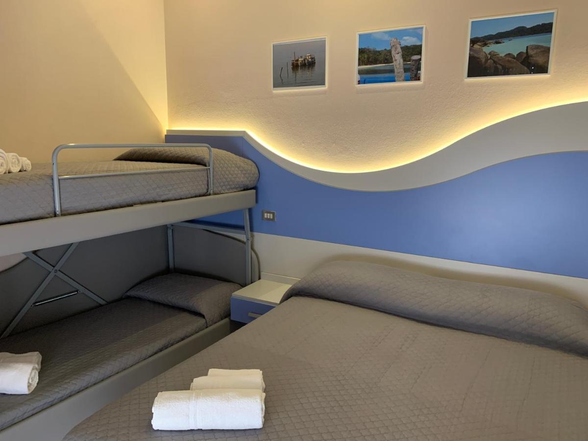 Hotel Moderno - Bed & Breakfast Cervia Exteriör bild
