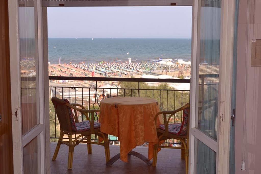 Hotel Moderno - Bed & Breakfast Cervia Exteriör bild